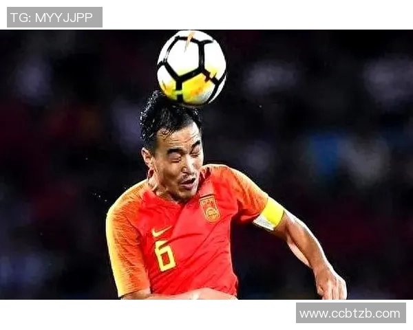 当足球球星走下神坛展现接地气一面引发球迷热议 当足球球星走下神坛展现接地气一面引发球迷热议