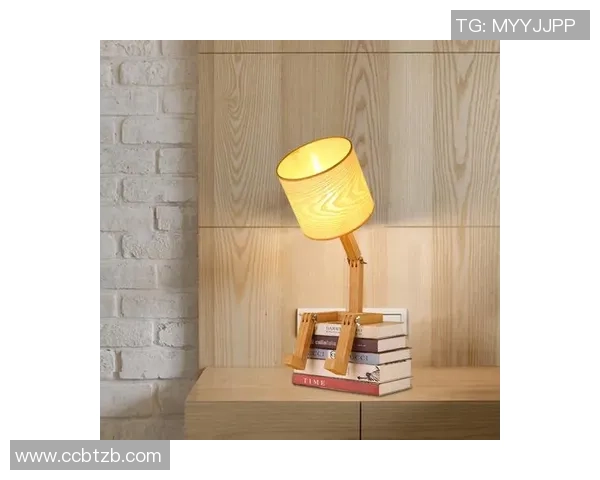 足球球星笔筒创意设计独具匠心,助力桌面装饰与实用性完美结合 足球球星笔筒创意设计独具匠心,助力桌面装饰与实用性完美结合