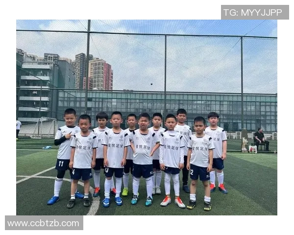 成都足球名将盘点:十大本土球星的成长与成就 成都足球名将盘点:十大本土球星的成长与成就